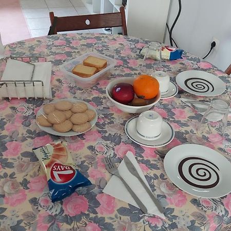 Joan'S Airport Apartment أرتيميدا المظهر الخارجي الصورة