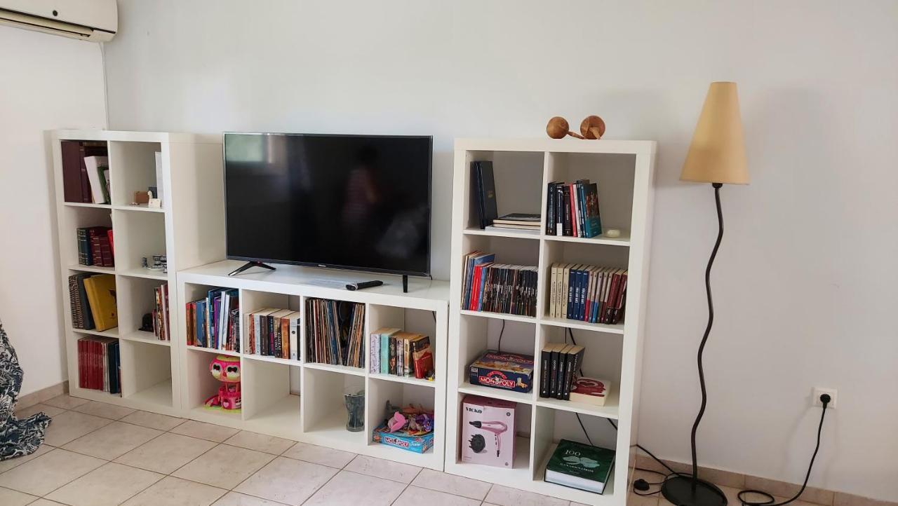 Joan'S Airport Apartment أرتيميدا المظهر الخارجي الصورة